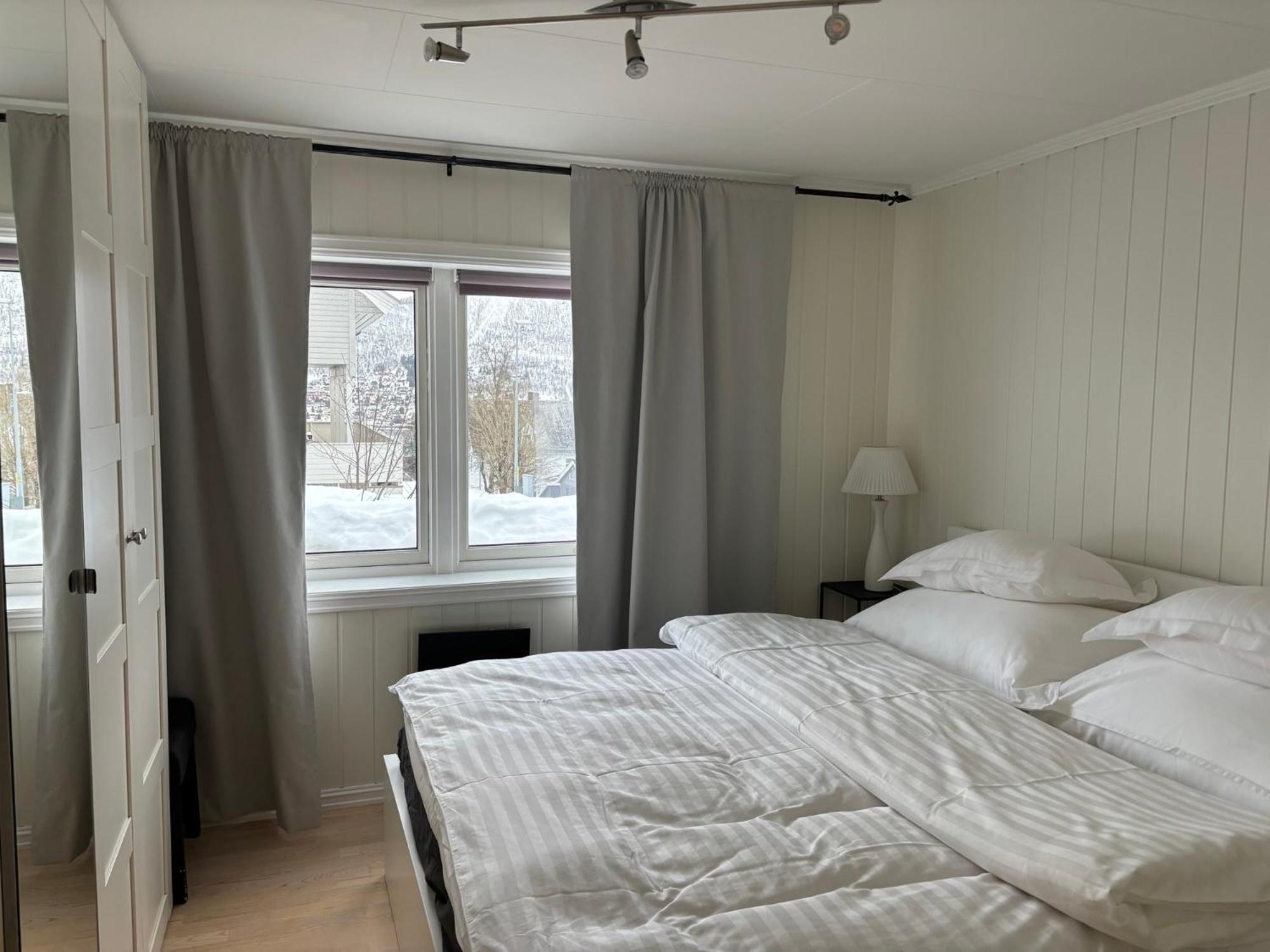 Sentral 4-Roms Leilighet I Trollbakken Tromso Exterior photo
